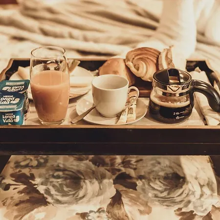 Quarto em Acomodações Particulares Azenha Do Tio Luís *